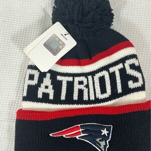 Knit patriots beanie with pom-pom Navy red and white